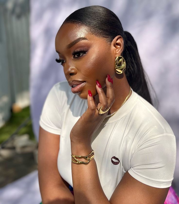 Best Earrings for Oval Faces