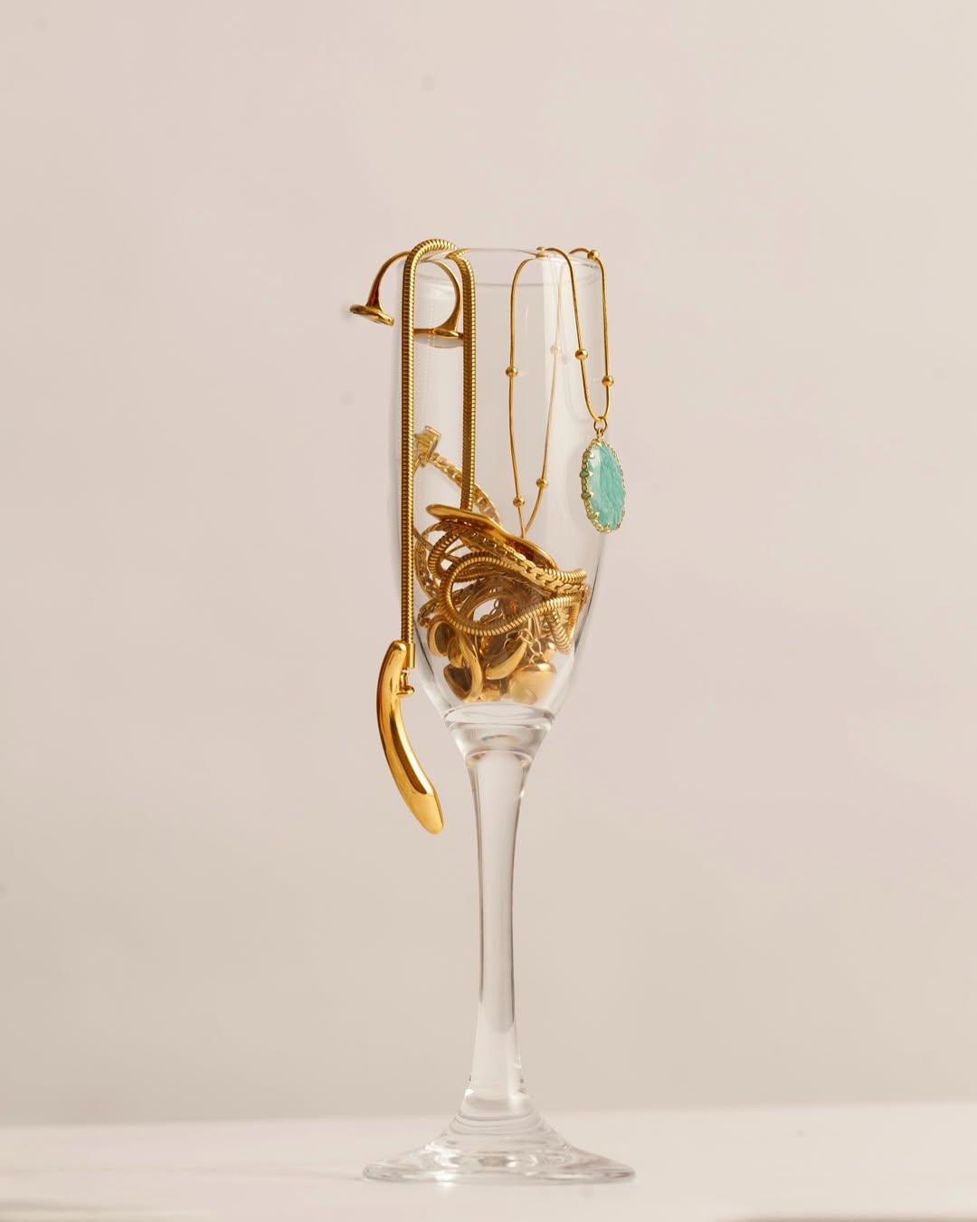 Capsule Jewellery Collection: The 8 Pieces You’ll Wear for Years
