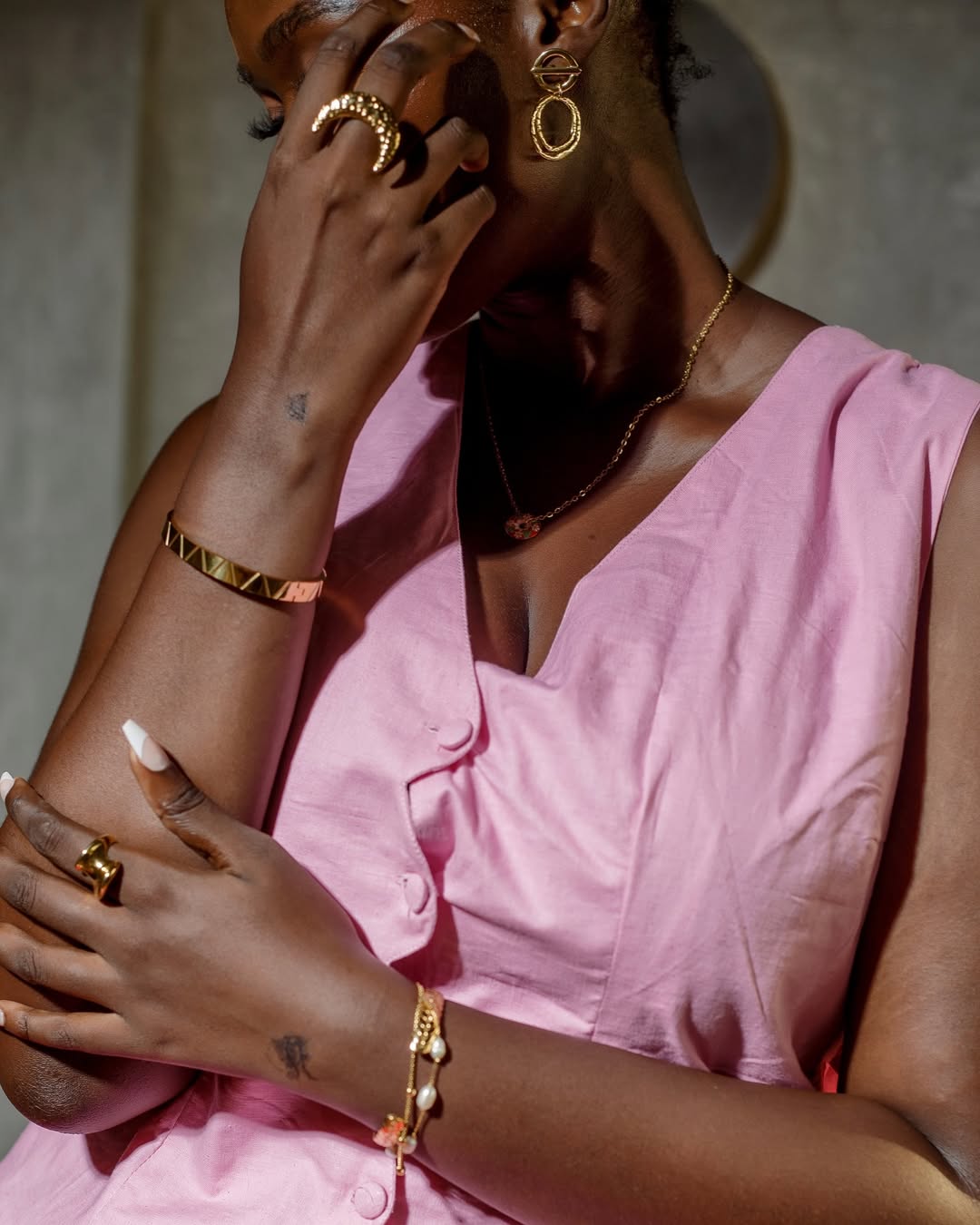 How to Create a Jewellery Stack Without Overdoing It