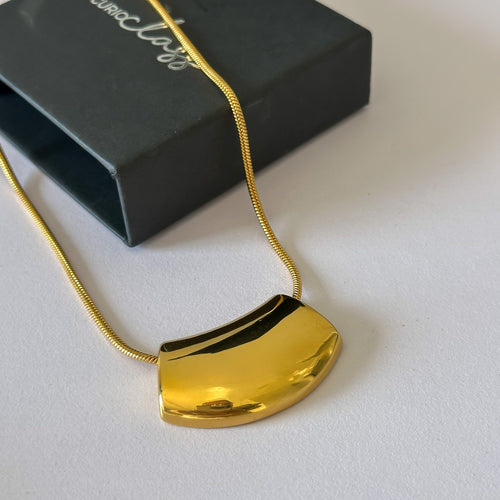 Alaine Neckpiece