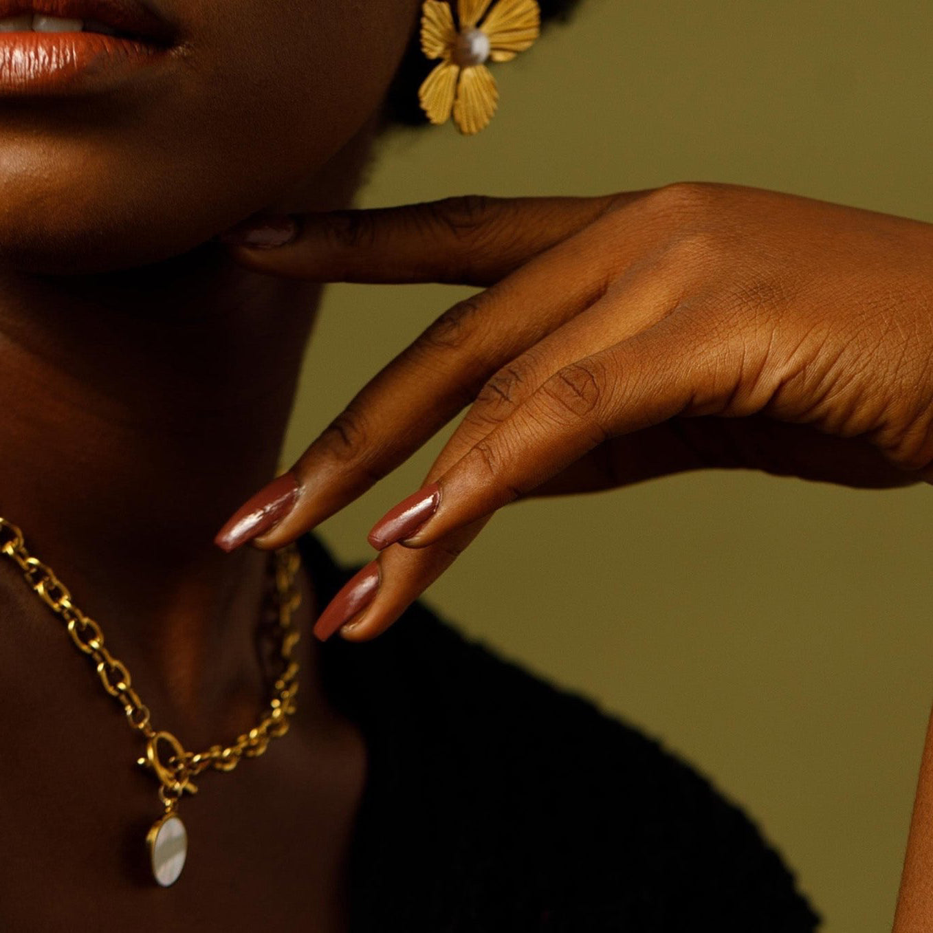 Noelle Neckpiece